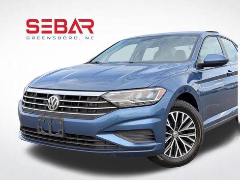 Used 2019 Volkswagen Jetta SE FWD image 2