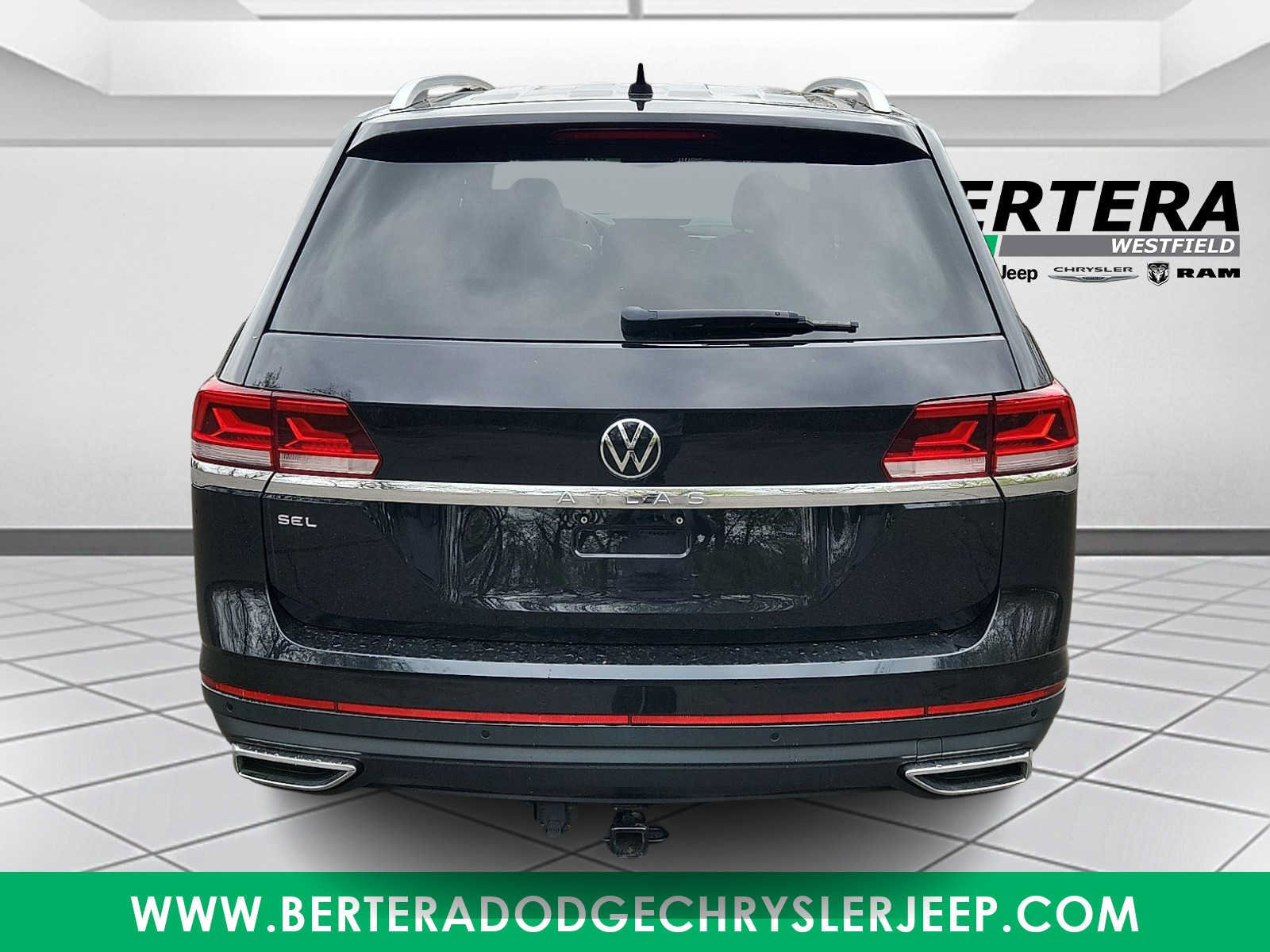 Used 2023 Volkswagen Atlas SEL AWD/4WD image 5