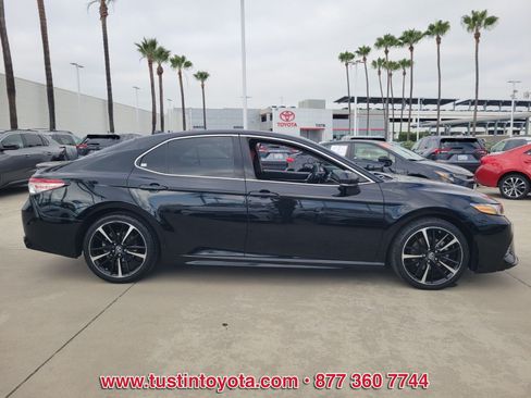 Certified 2019 Toyota Camry XSE FWD image 3
