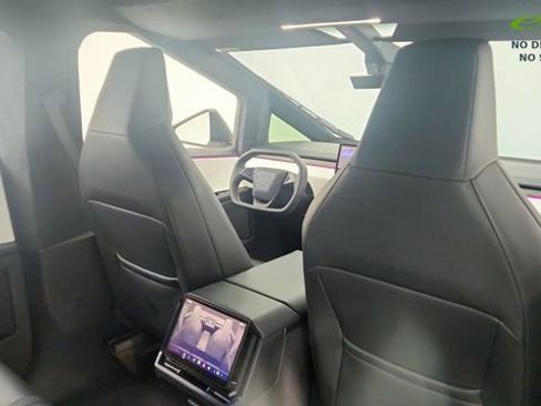 Used 2024 Tesla Cybertruck AWD Crew Cab image 25
