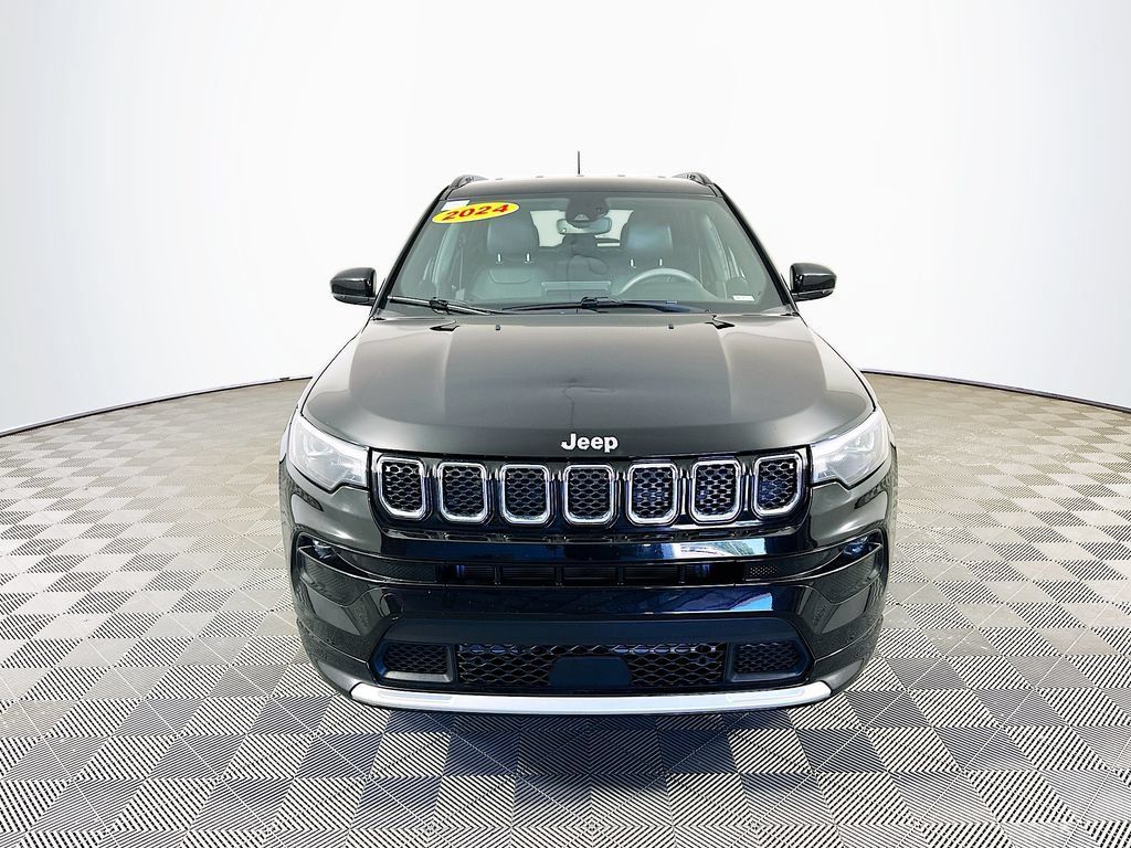 Used 2024 Jeep Compass Limited w/ Elite Group AWD/4WD image 4