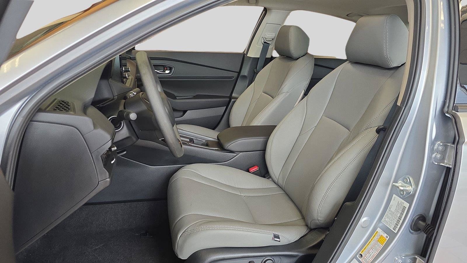 Used 2025 Honda Accord SE image 11