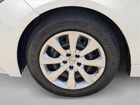 Used 2022 Toyota Corolla LE image 22