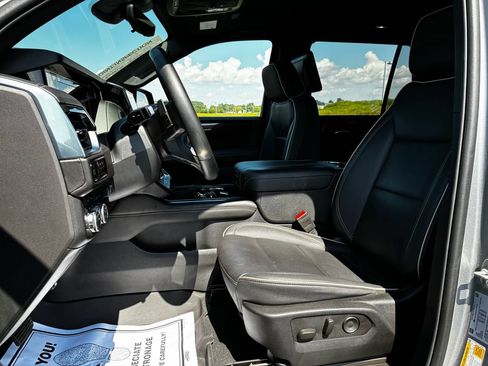Used 2025 GMC Yukon Elevation w/ Elevation Premium Package AWD/4WD image 8