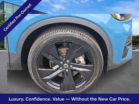 Certified 2023 Volvo XC40 B5 Ultimate w/ Protection Package Premier AWD/4WD image 8