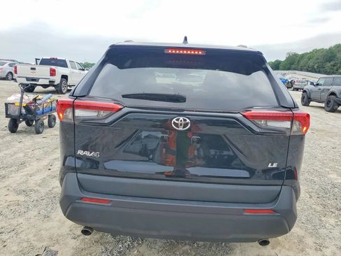 Used 2020 Toyota RAV4 LE FWD image 6