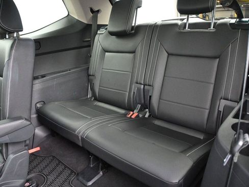 Used 2023 Volkswagen Atlas SE w/ Panoramic Sunroof Package AWD/4WD image 14
