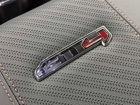 New 2026 GMC Yukon XL AT4 image 36