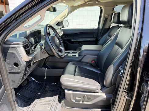 Used 2024 Ford Expedition XLT RWD image 14