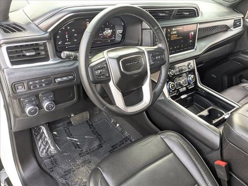 Used 2024 GMC Yukon Denali image 10