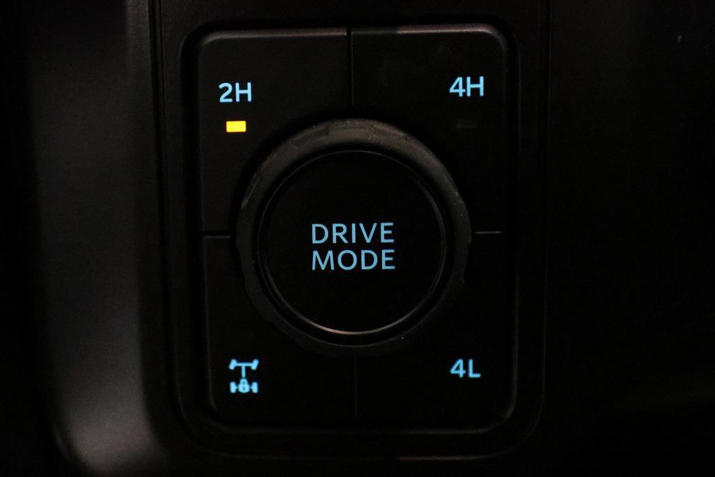 Used 2026 Ford F250 Lariat w/ Black Appearance Package AWD/4WD image 32