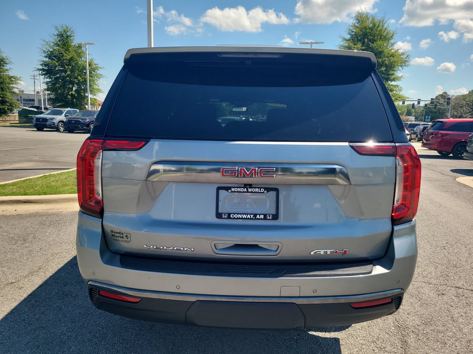 Used 2023 GMC Yukon XL AT4 AWD/4WD image 4