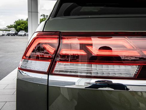 Used 2026 Volkswagen Atlas Cross Sport SE FWD image 14