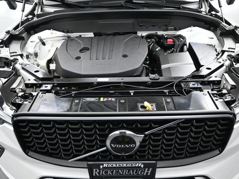 Used 2024 Volvo XC60 B5 Plus image 25