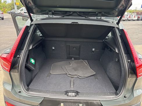 Used 2026 Volvo XC40 B5 Plus AWD/4WD image 33