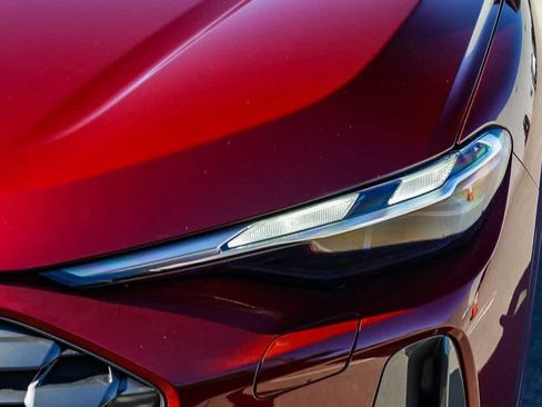 New 2025 Audi Q5 Premium image 8