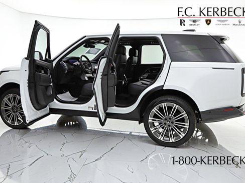 Used 2024 Land Rover Range Rover SE AWD/4WD image 5