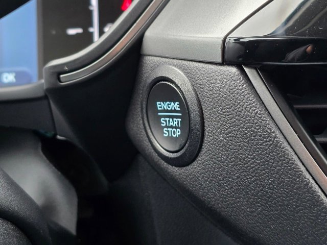 Used 2025 Ford Escape Active AWD/4WD image 29