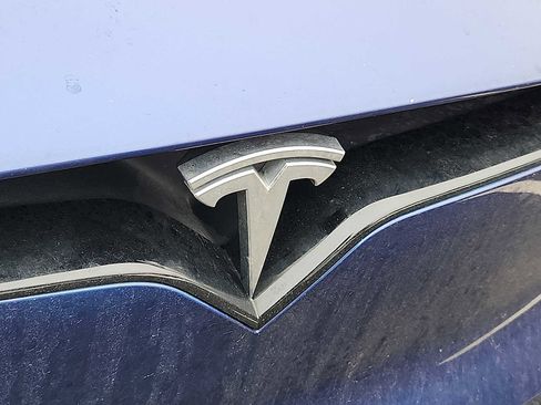 Used 2022 Tesla Model X image 4