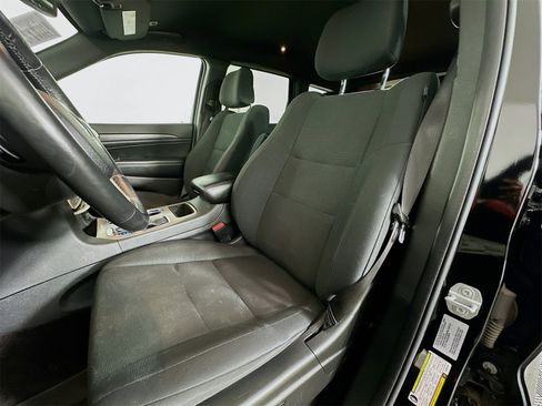 Used 2017 Jeep Grand Cherokee Laredo w/ Quick Order Package 23E image 19