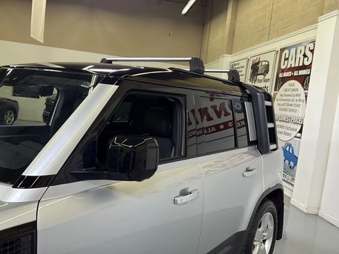 Used 2020 Land Rover Defender 110 First Edition image 13