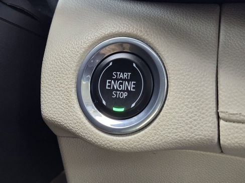 Used 2022 Buick Envision Avenir w/ Technology Package II image 19