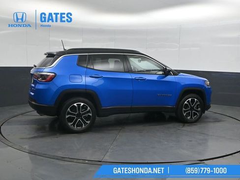 Used 2022 Jeep Compass Limited AWD/4WD image 3