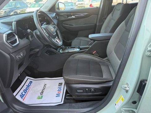Certified 2025 Chevrolet TrailBlazer LT w/ Convenience Package FWD image 21