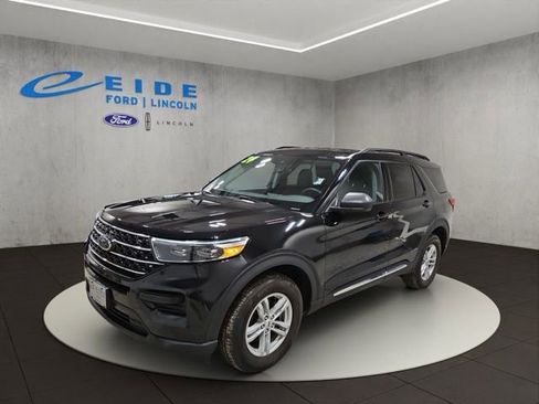Used 2024 Ford Explorer XLT image 7