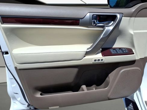 Used 2019 Lexus GX 460 Premium w/ Premium Package AWD/4WD image 14