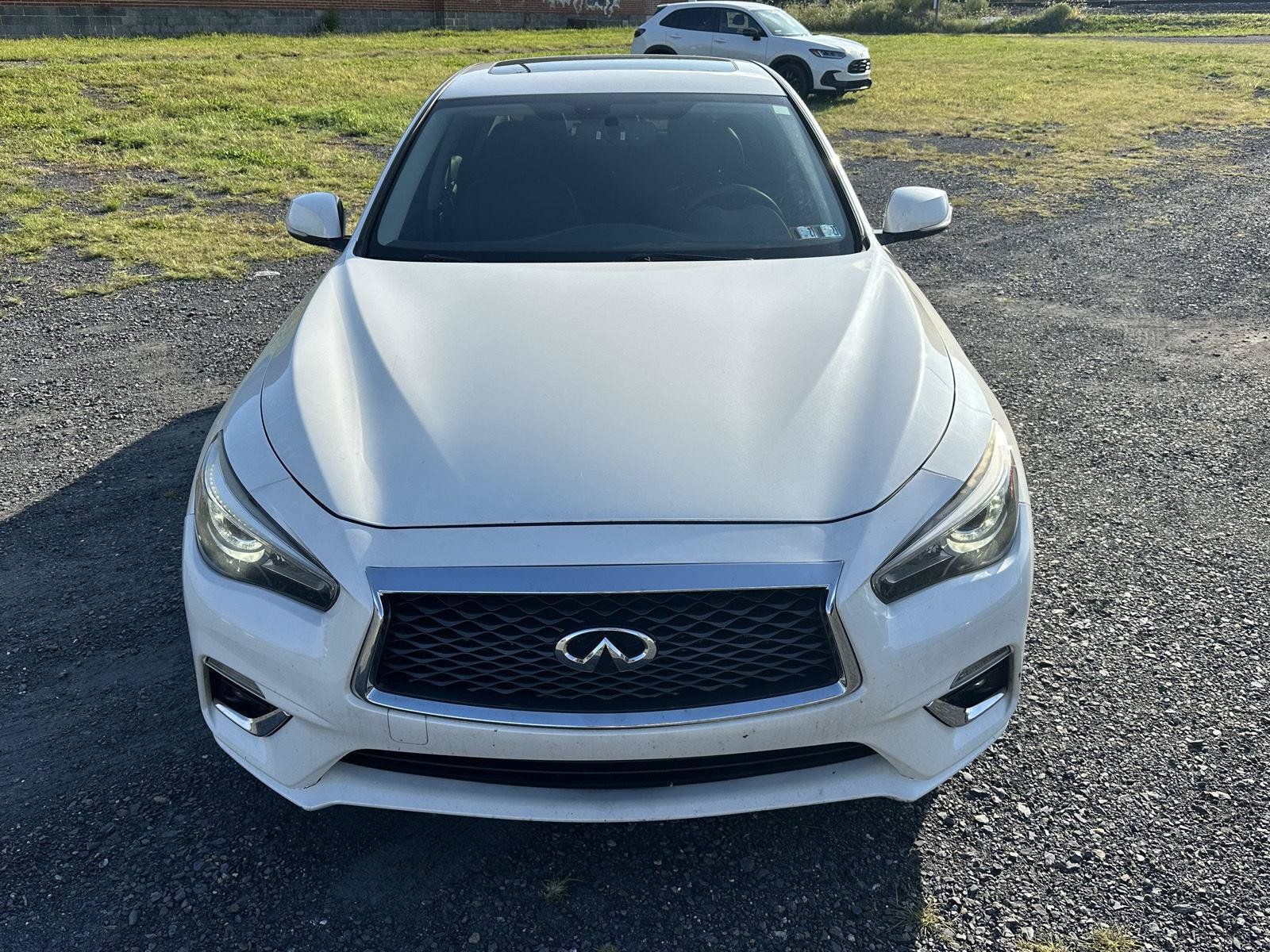Used 2018 INFINITI Q50 Luxe w/ Essential Package (3.0T Luxe) AWD/4WD image 3