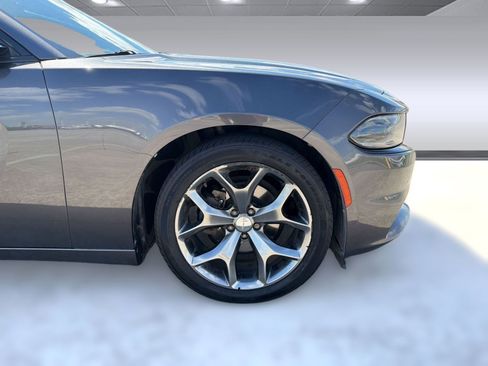 Used 2015 Dodge Charger SXT image 11
