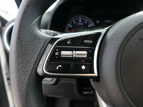 Used 2022 Kia Forte LXS image 15