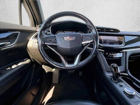Used 2020 Cadillac XT6 Premium Luxury FWD image 7