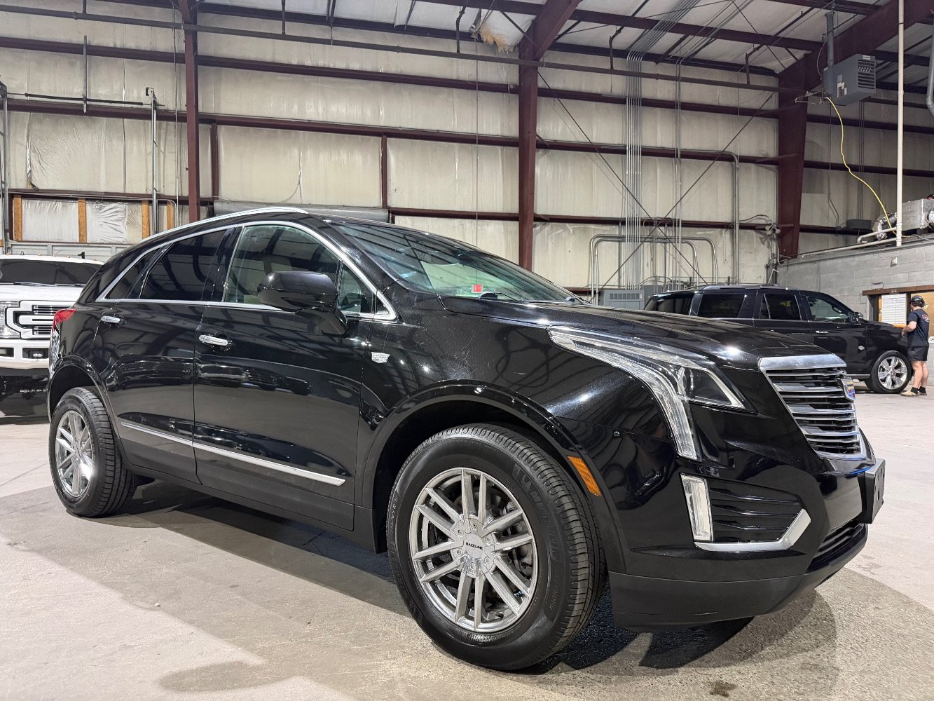 Used 2017 Cadillac XT5 FWD w/ LPO, Wheel Lock Package image 1