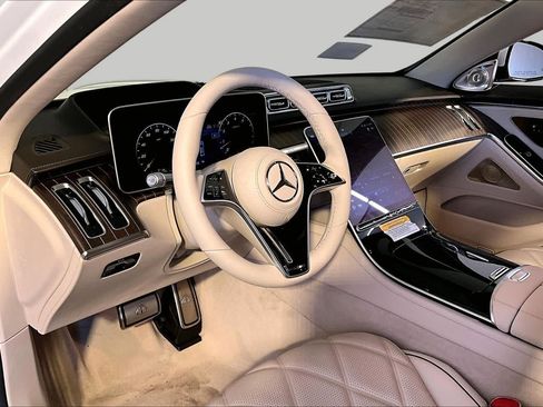 New 2026 Mercedes-Benz Maybach S 680 4MATIC image 9