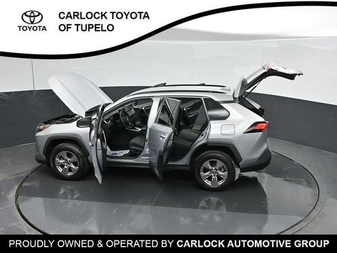 Used 2022 Toyota RAV4 XLE AWD/4WD image 40