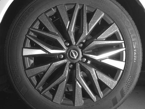 Used 2025 Nissan Altima 2.5 SV image 14