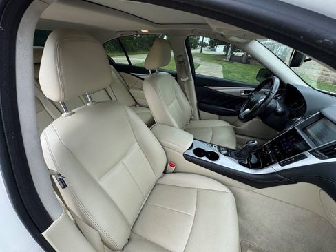 Used 2019 INFINITI Q50 Luxe w/ Essential Package (3.0T Luxe) RWD image 21