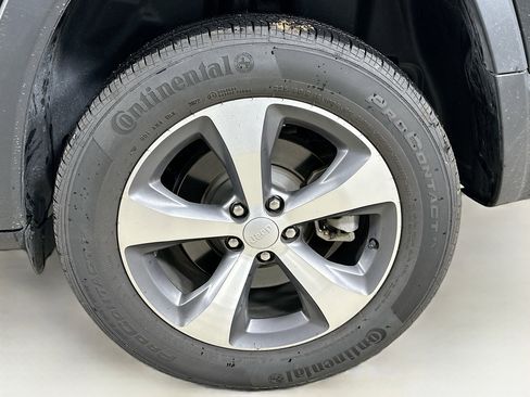 Certified 2022 Jeep Cherokee Limited image 38