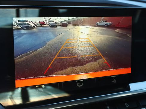 Used 2024 Chevrolet Silverado 1500 LT Trail Boss w/ Convenience Package II image 6