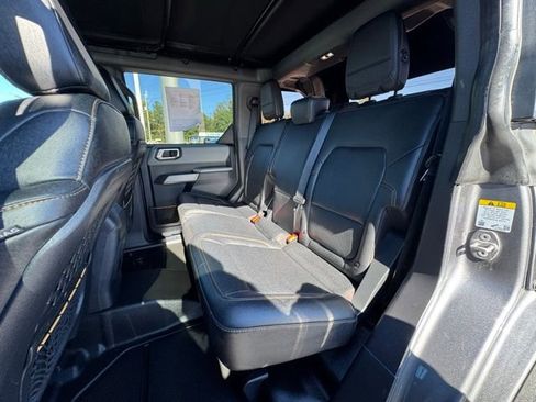 Used 2023 Ford Bronco Badlands image 21