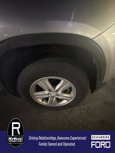 Used 2018 Chevrolet Trax LS AWD/4WD image 4