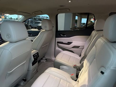 Certified 2022 GMC Acadia Denali w/ Denali Technology Package AWD/4WD image 18