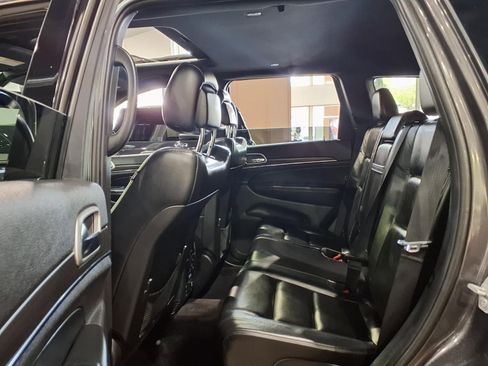 Used 2018 Jeep Grand Cherokee Limited image 21