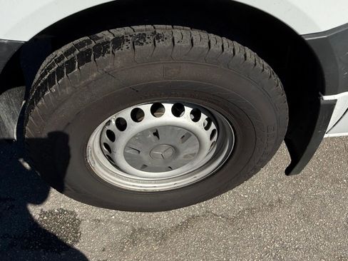 Used 2018 Mercedes-Benz Sprinter 2500 image 10