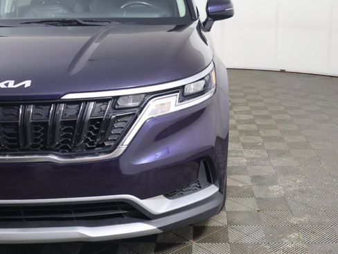 Used 2024 Kia Carnival LX image 14