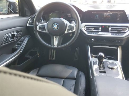 Used 2022 BMW 330e w/ M Sport Package image 15