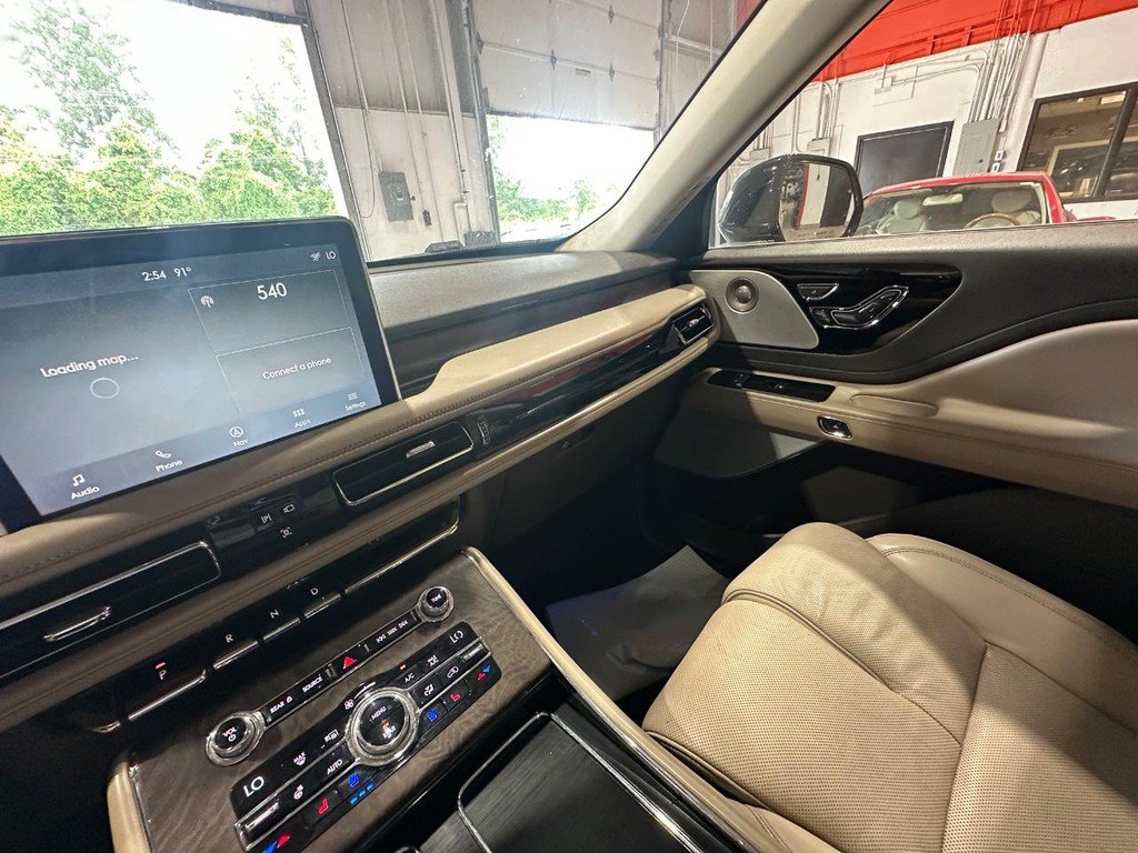 Used 2020 Lincoln Aviator Reserve w/ Equipment Group 202A AWD/4WD image 25
