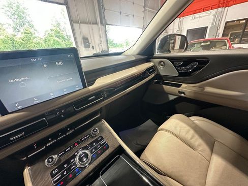 Used 2020 Lincoln Aviator Reserve w/ Equipment Group 202A AWD/4WD image 25